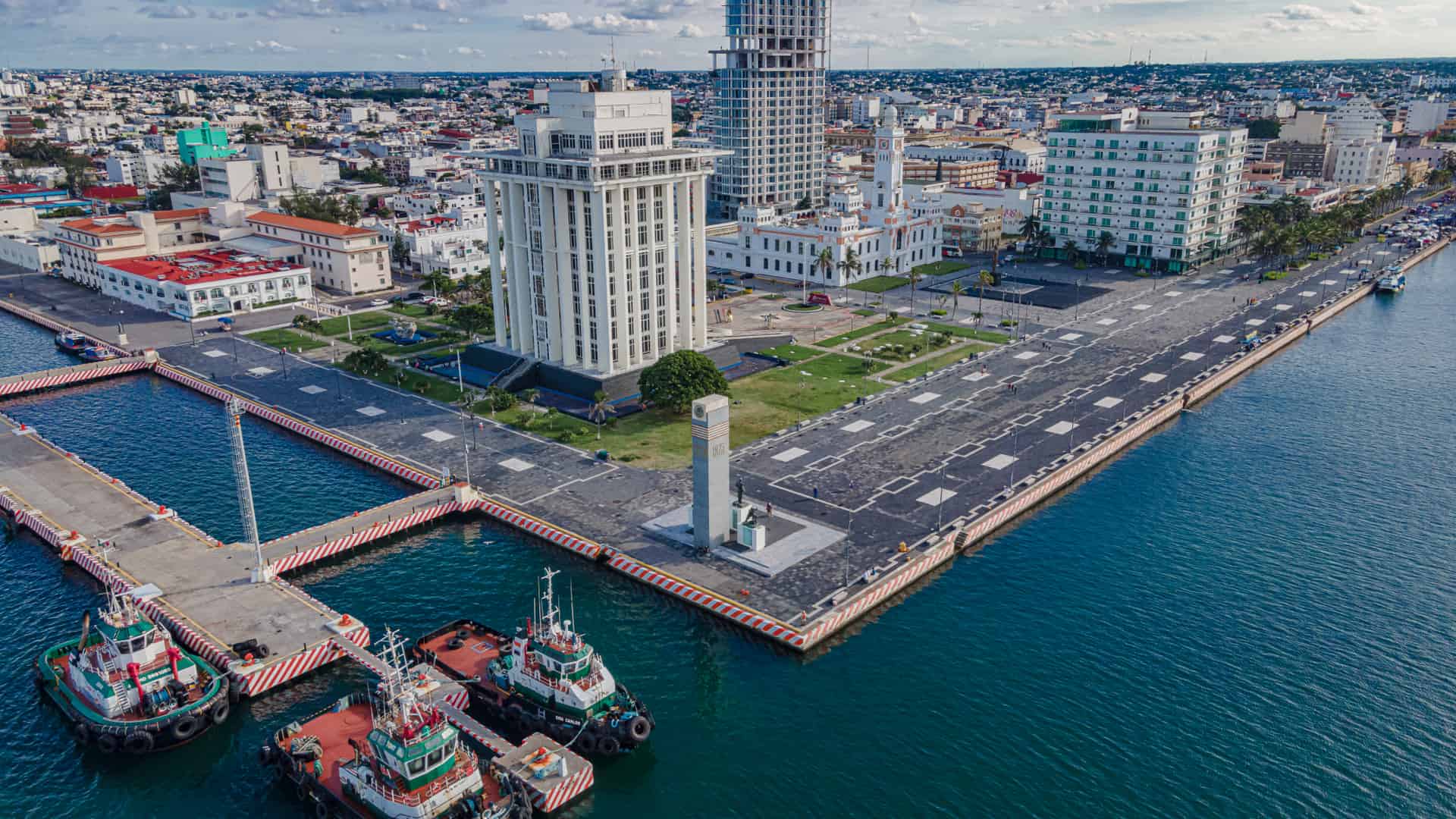 Vista aérea del Puerto de Veracruz donde es posible encontrar una sucursal de compañía telefónica att