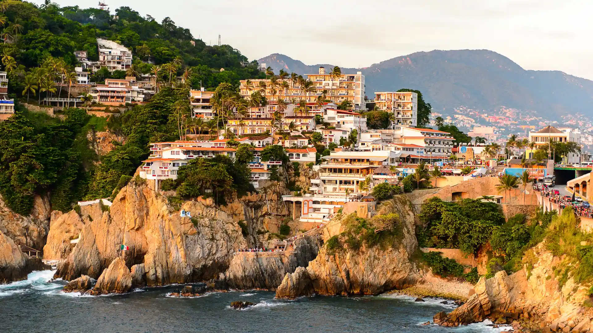 Paisaje de la costa de Acapulco localidad en la cual se pueden contratar servicios de internet