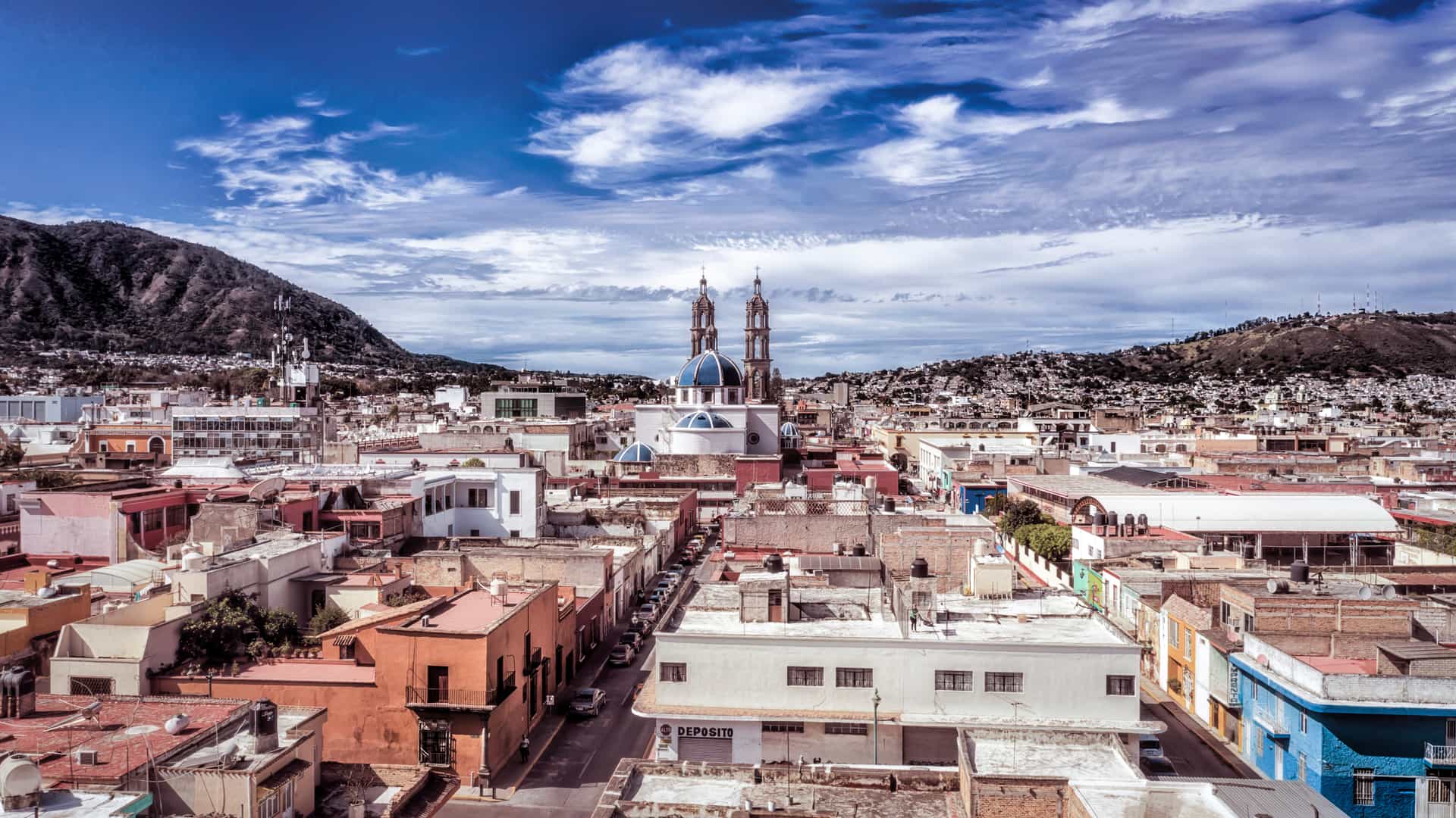 vista aerea de la ciudad de tepic mexico para hacer referencia al internet en las localidades