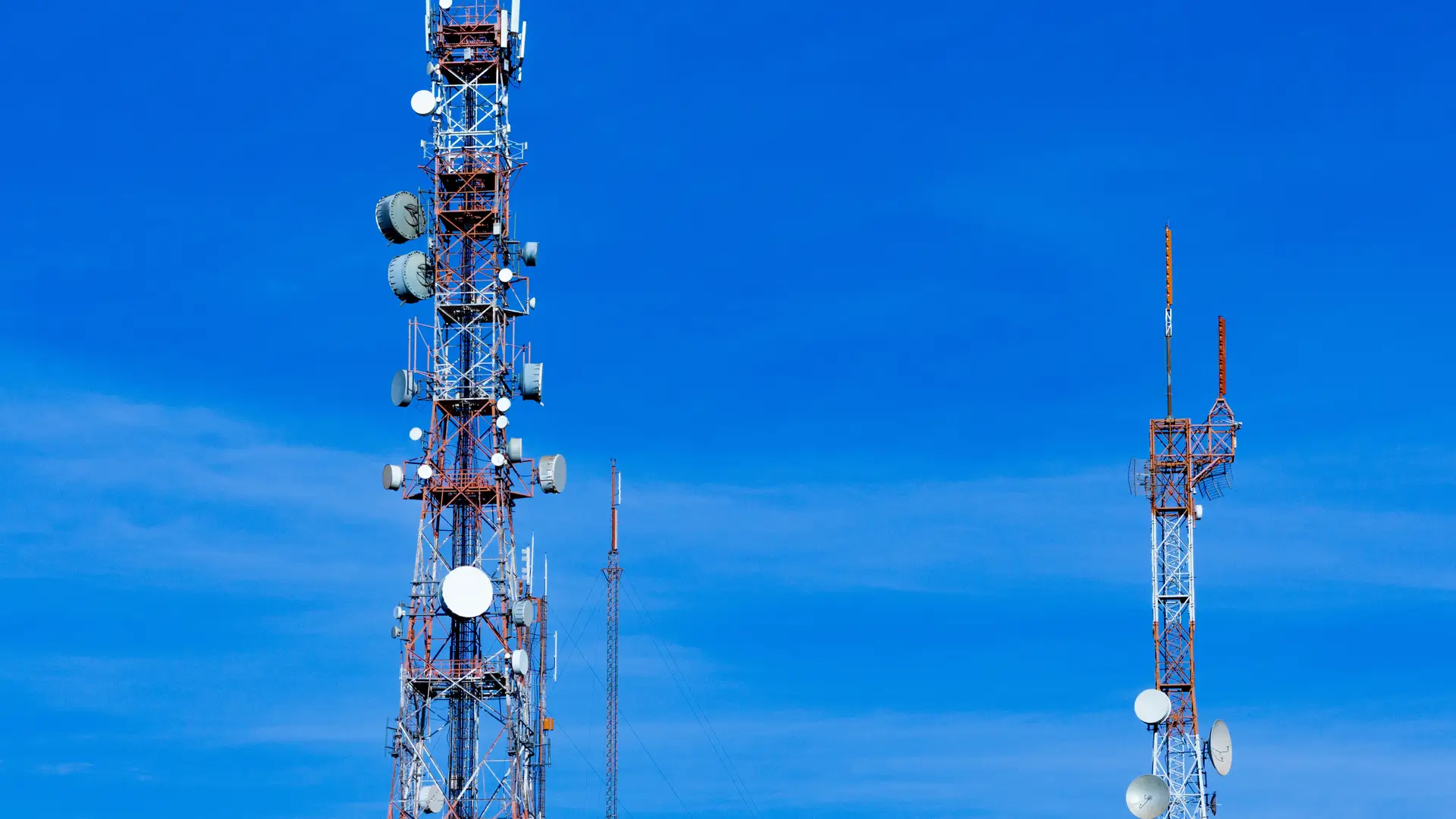Antena de telecomunicaciones que representa la cobertura Dish