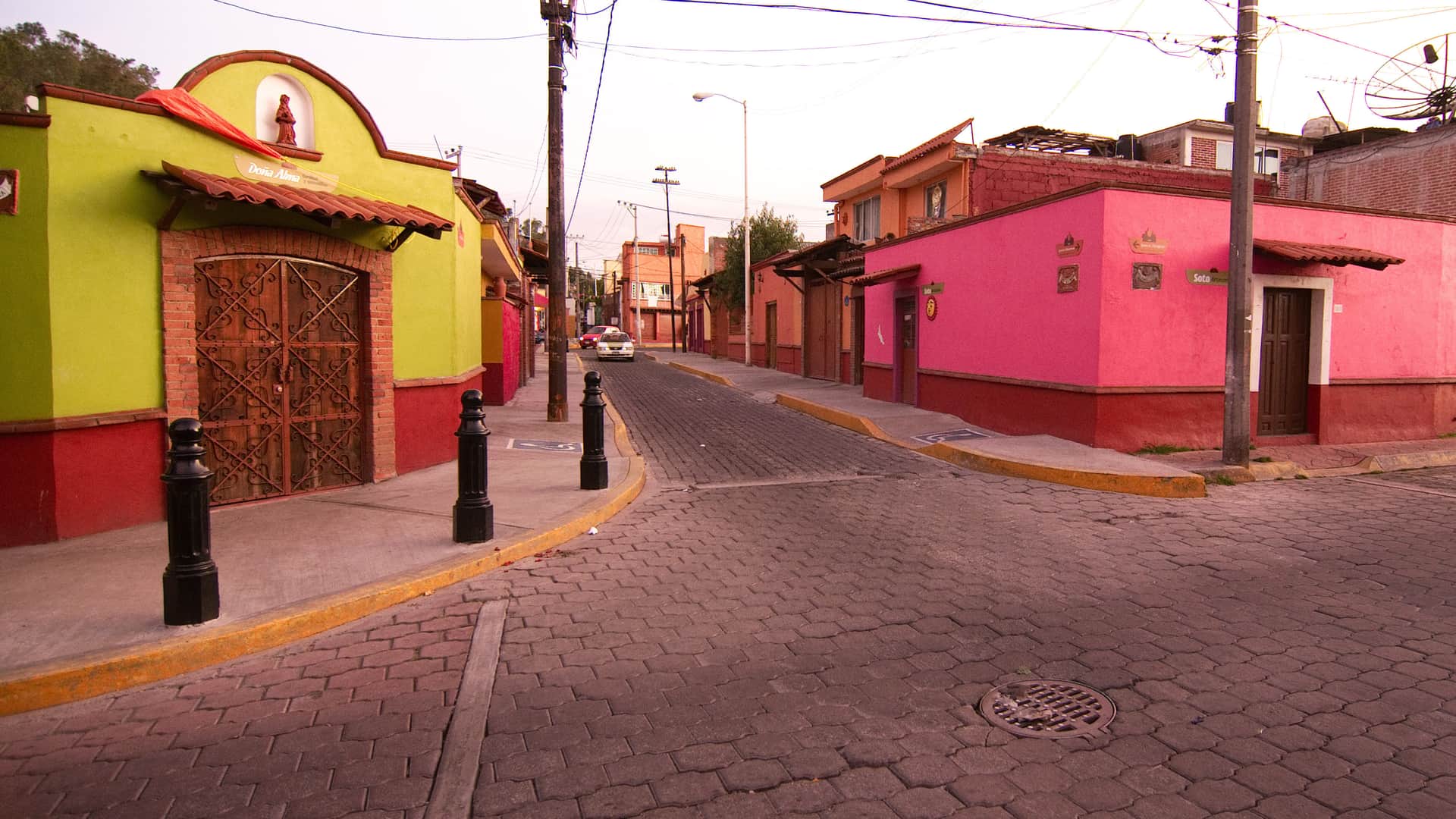 calles de la ciudad de metepec en mexico donde se encuentran sucursales de megacable 