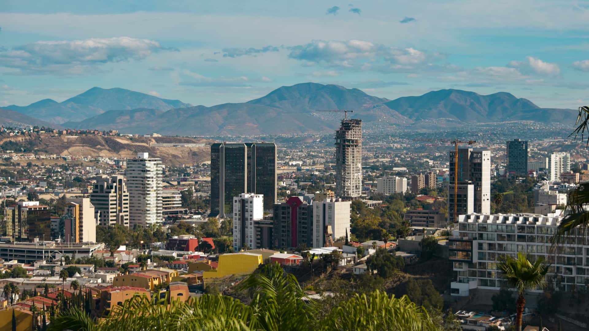 vista panoramica de la ciudad de tijuana mexico donde puedes encontrar sucursal de movistar