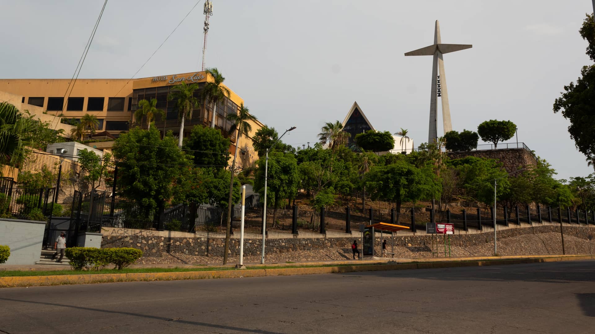 Vista de un parque de la ciudad de Culiacan para representar las sucursales de sky en esa localidad