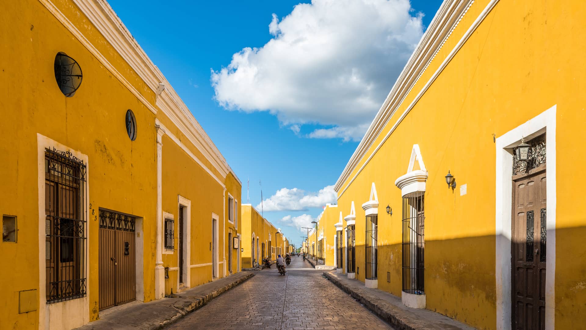 Calles de la ciudad de Puebla para representar las sucursales de sky en esa localidad