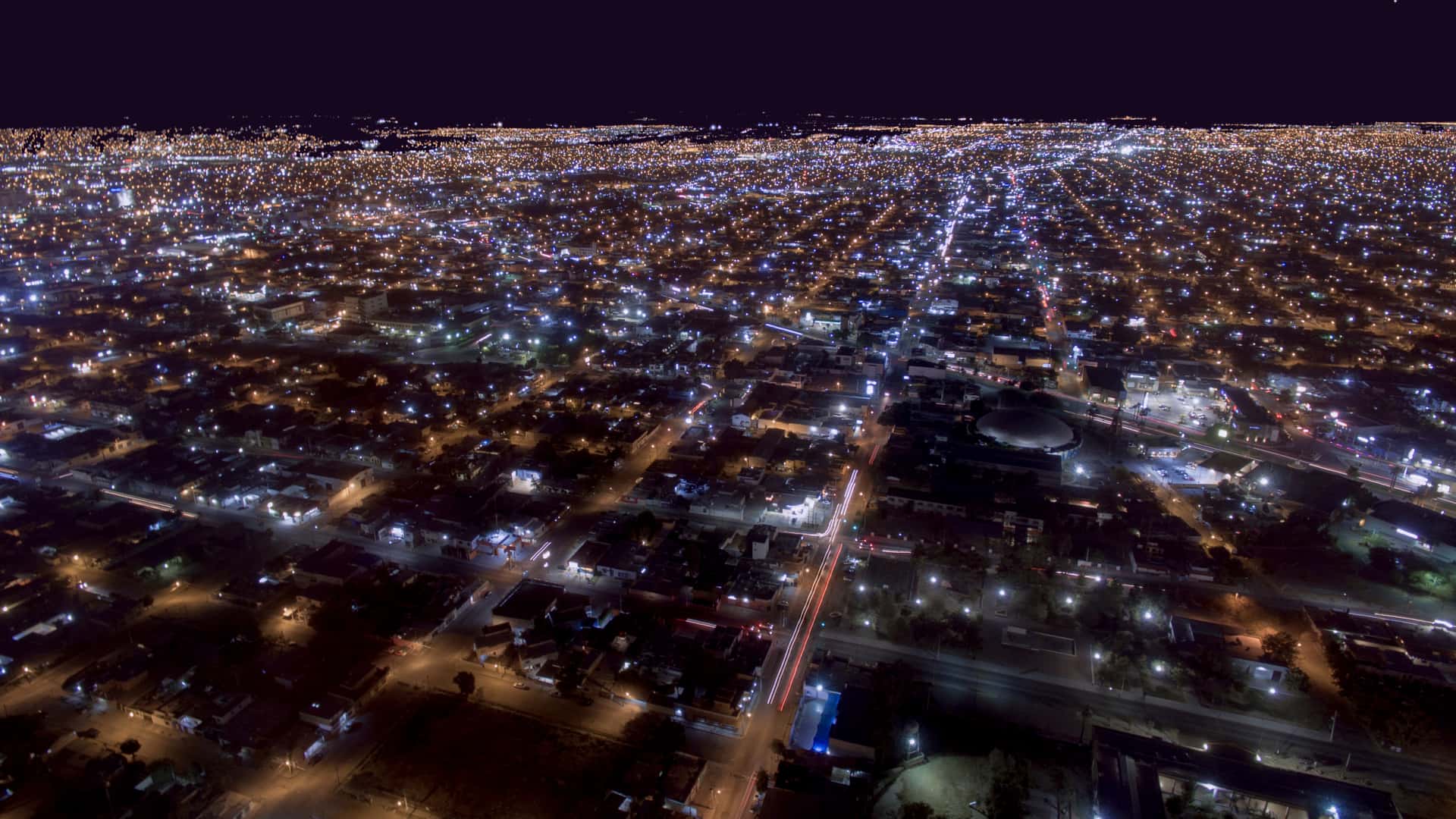 Vista aerea nocturna de la ciudad de Hermosillo donde se pueden encontrar sucursales de telcel