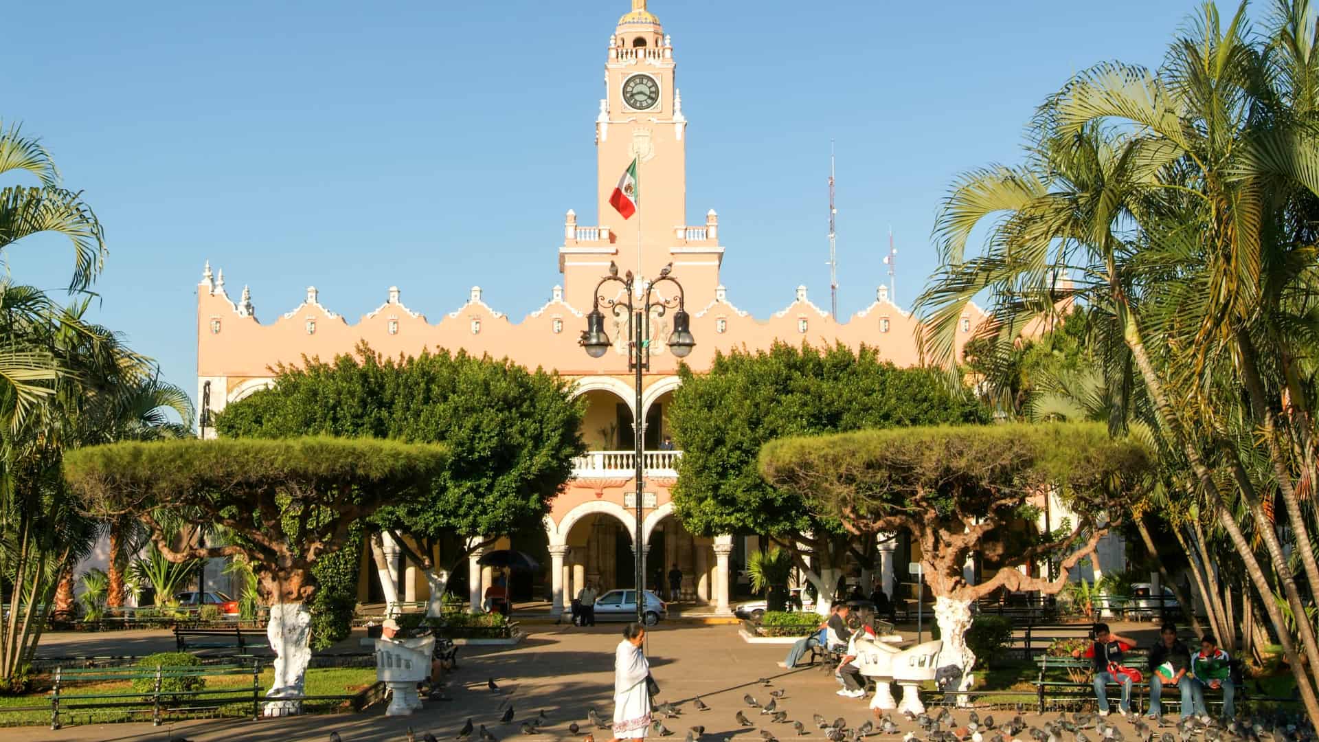 Plaza de la ciudad de Mérida que representa las sucursales de telcel en esa ciudad